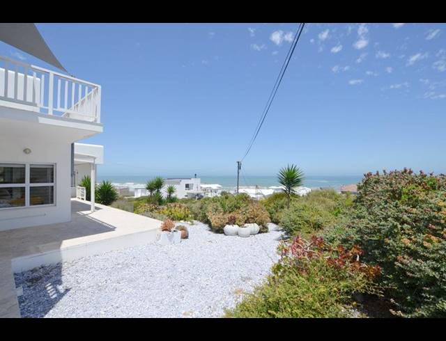 4 BEDROOM HOUSE FOR SALE IN PEARL BAY